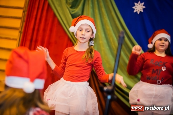 Zdjęcie w galerii na portalu naszraciborz.pl: Kiermasz Świąteczny w Krzanowicach wiadomości z regionu