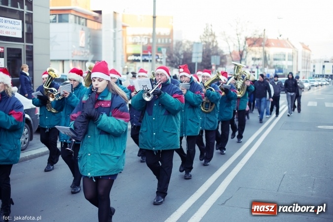 Zdjęcie w galerii na portalu naszraciborz.pl: Wielki finał Bożonarodzeniowego Jarmarku za nami, czyli bigos dla każdego wiadomości z regionu
