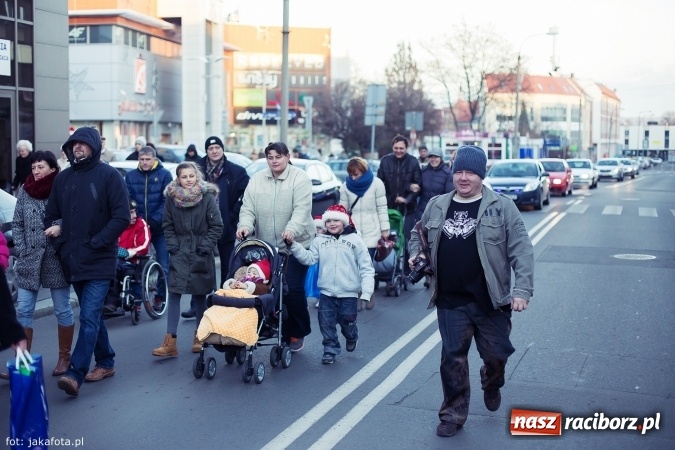 Zdjęcie w galerii na portalu naszraciborz.pl: Wielki finał Bożonarodzeniowego Jarmarku za nami, czyli bigos dla każdego wiadomości z regionu