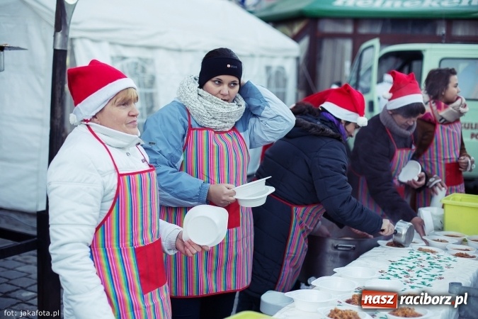 Zdjęcie w galerii na portalu naszraciborz.pl: Wielki finał Bożonarodzeniowego Jarmarku za nami, czyli bigos dla każdego wiadomości z regionu