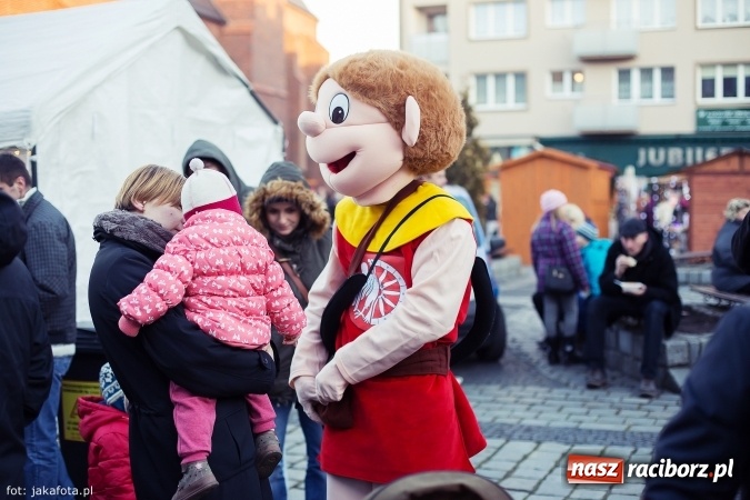 Zdjęcie w galerii na portalu naszraciborz.pl: Wielki finał Bożonarodzeniowego Jarmarku za nami, czyli bigos dla każdego wiadomości z regionu