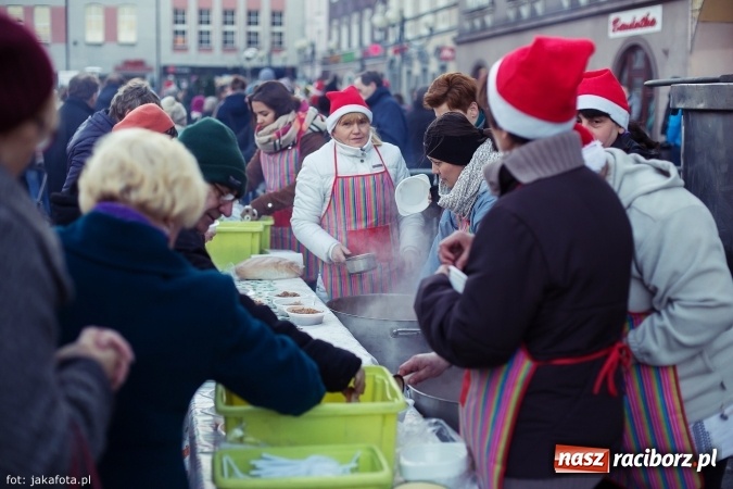Zdjęcie w galerii na portalu naszraciborz.pl: Wielki finał Bożonarodzeniowego Jarmarku za nami, czyli bigos dla każdego wiadomości z regionu