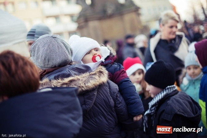 Zdjęcie w galerii na portalu naszraciborz.pl: Wielki finał Bożonarodzeniowego Jarmarku za nami, czyli bigos dla każdego wiadomości z regionu