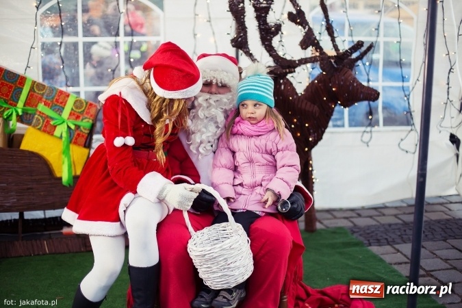 Zdjęcie w galerii na portalu naszraciborz.pl: Wielki finał Bożonarodzeniowego Jarmarku za nami, czyli bigos dla każdego wiadomości z regionu