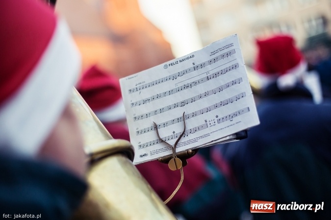 Zdjęcie w galerii na portalu naszraciborz.pl: Wielki finał Bożonarodzeniowego Jarmarku za nami, czyli bigos dla każdego wiadomości z regionu