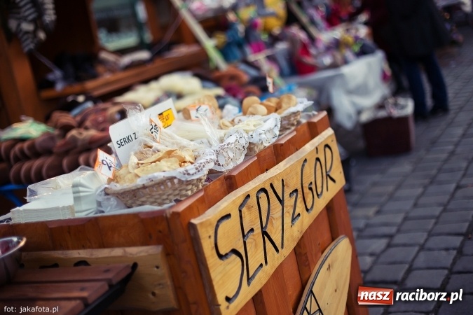 Zdjęcie w galerii na portalu naszraciborz.pl: Wielki finał Bożonarodzeniowego Jarmarku za nami, czyli bigos dla każdego wiadomości z regionu
