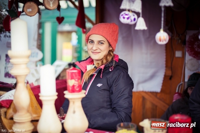 Zdjęcie w galerii na portalu naszraciborz.pl: Wielki finał Bożonarodzeniowego Jarmarku za nami, czyli bigos dla każdego wiadomości z regionu