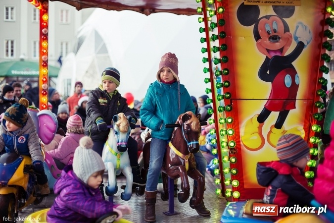 Zdjęcie w galerii na portalu naszraciborz.pl: Wielki finał Bożonarodzeniowego Jarmarku za nami, czyli bigos dla każdego wiadomości z regionu