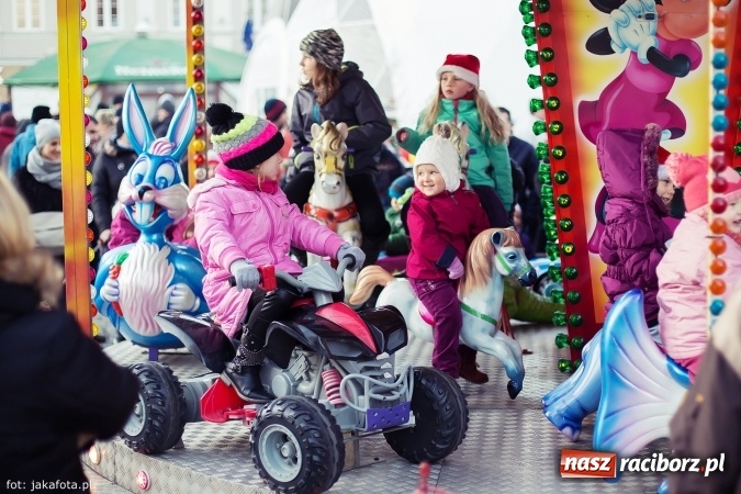 Zdjęcie w galerii na portalu naszraciborz.pl: Wielki finał Bożonarodzeniowego Jarmarku za nami, czyli bigos dla każdego wiadomości z regionu