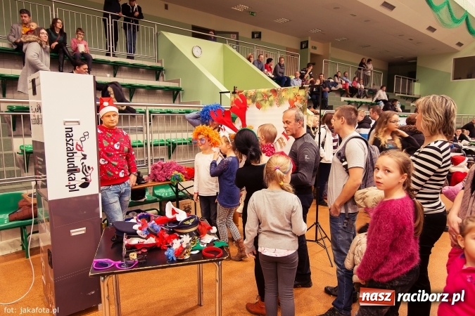 Zdjęcie w galerii na portalu naszraciborz.pl: Spotkanie z Mikołajem w Arenie Rafako wiadomości z regionu