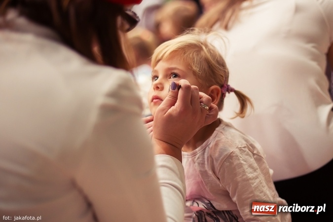 Zdjęcie w galerii na portalu naszraciborz.pl: Spotkanie z Mikołajem w Arenie Rafako wiadomości z regionu