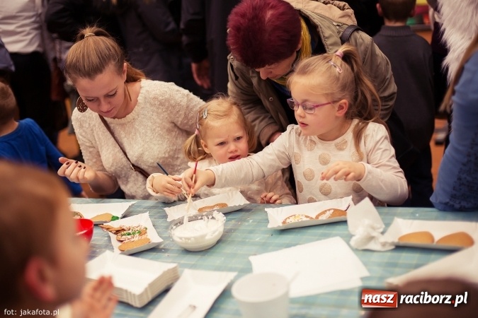 Zdjęcie w galerii na portalu naszraciborz.pl: Spotkanie z Mikołajem w Arenie Rafako wiadomości z regionu