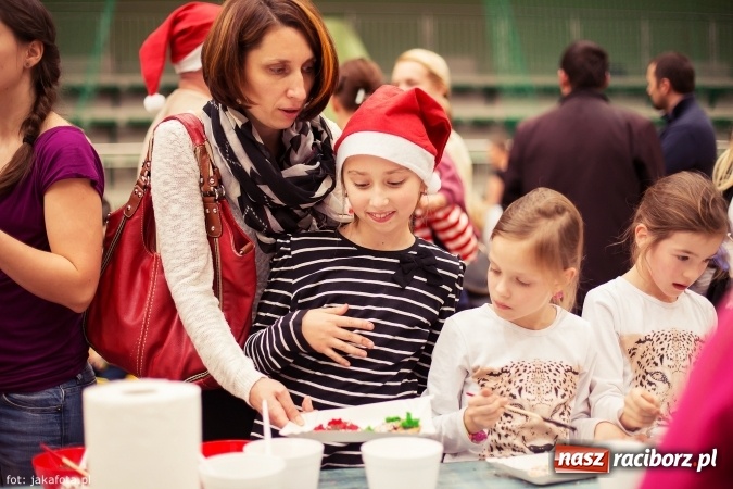 Zdjęcie w galerii na portalu naszraciborz.pl: Spotkanie z Mikołajem w Arenie Rafako wiadomości z regionu