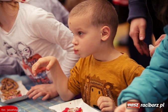 Zdjęcie w galerii na portalu naszraciborz.pl: Spotkanie z Mikołajem w Arenie Rafako wiadomości z regionu