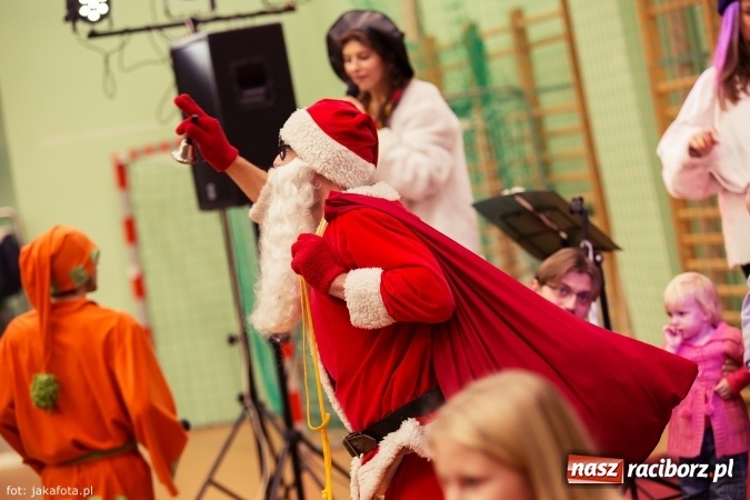 Zdjęcie w galerii na portalu naszraciborz.pl: Spotkanie z Mikołajem w Arenie Rafako wiadomości z regionu