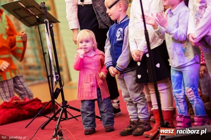 Zdjęcie w galerii na portalu naszraciborz.pl: Spotkanie z Mikołajem w Arenie Rafako wiadomości z regionu