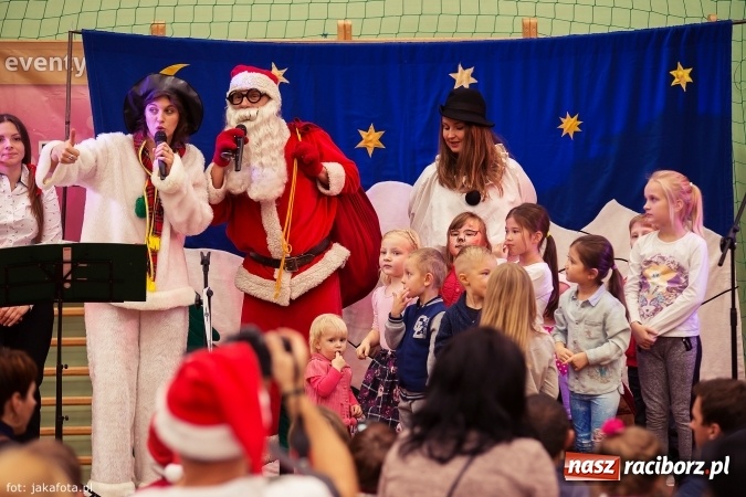 Zdjęcie w galerii na portalu naszraciborz.pl: Spotkanie z Mikołajem w Arenie Rafako wiadomości z regionu