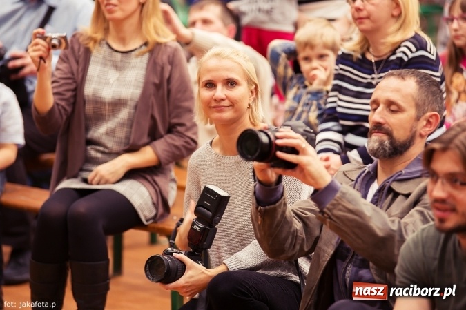 Zdjęcie w galerii na portalu naszraciborz.pl: Spotkanie z Mikołajem w Arenie Rafako wiadomości z regionu
