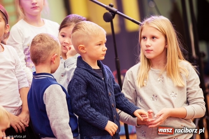 Zdjęcie w galerii na portalu naszraciborz.pl: Spotkanie z Mikołajem w Arenie Rafako wiadomości z regionu