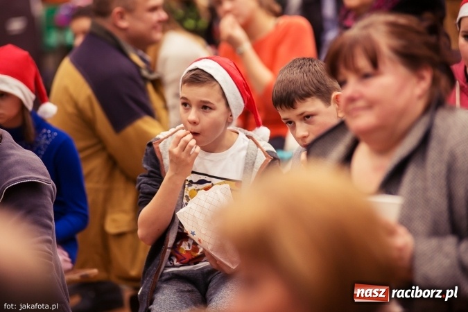 Zdjęcie w galerii na portalu naszraciborz.pl: Spotkanie z Mikołajem w Arenie Rafako wiadomości z regionu