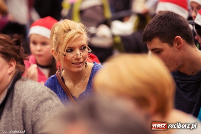 Zdjęcie w galerii na portalu naszraciborz.pl: Spotkanie z Mikołajem w Arenie Rafako wiadomości z regionu