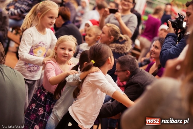 Zdjęcie w galerii na portalu naszraciborz.pl: Spotkanie z Mikołajem w Arenie Rafako wiadomości z regionu