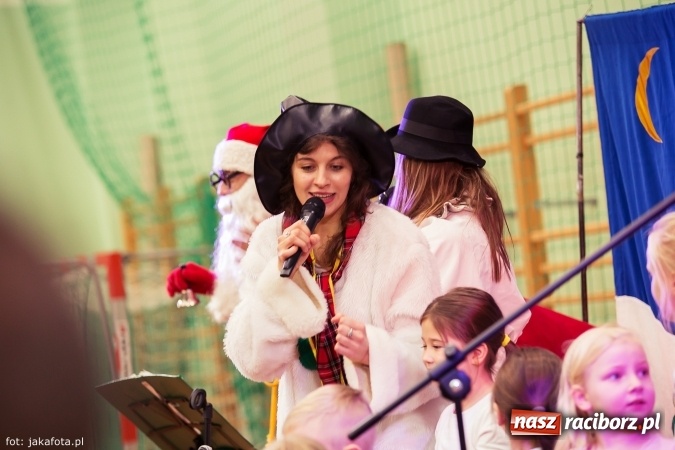 Zdjęcie w galerii na portalu naszraciborz.pl: Spotkanie z Mikołajem w Arenie Rafako wiadomości z regionu