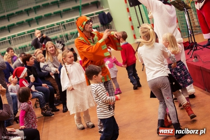 Zdjęcie w galerii na portalu naszraciborz.pl: Spotkanie z Mikołajem w Arenie Rafako wiadomości z regionu