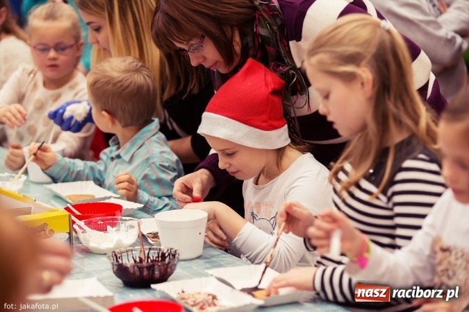 Zdjęcie w galerii na portalu naszraciborz.pl: Spotkanie z Mikołajem w Arenie Rafako wiadomości z regionu
