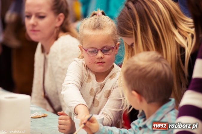 Zdjęcie w galerii na portalu naszraciborz.pl: Spotkanie z Mikołajem w Arenie Rafako wiadomości z regionu