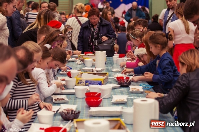 Zdjęcie w galerii na portalu naszraciborz.pl: Spotkanie z Mikołajem w Arenie Rafako wiadomości z regionu