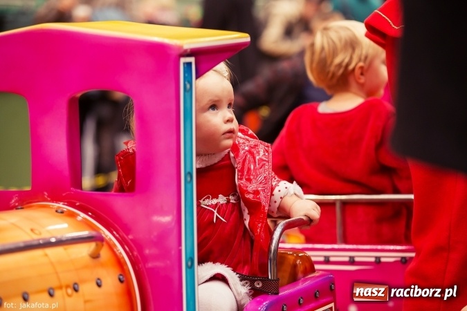 Zdjęcie w galerii na portalu naszraciborz.pl: Spotkanie z Mikołajem w Arenie Rafako wiadomości z regionu