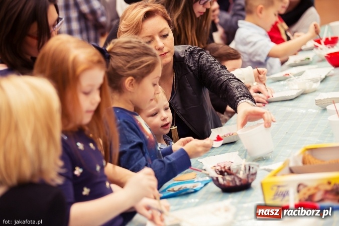 Zdjęcie w galerii na portalu naszraciborz.pl: Spotkanie z Mikołajem w Arenie Rafako wiadomości z regionu