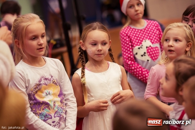 Zdjęcie w galerii na portalu naszraciborz.pl: Spotkanie z Mikołajem w Arenie Rafako wiadomości z regionu