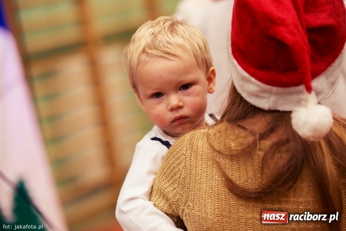 Zdjęcie w galerii na portalu naszraciborz.pl: Spotkanie z Mikołajem w Arenie Rafako wiadomości z regionu