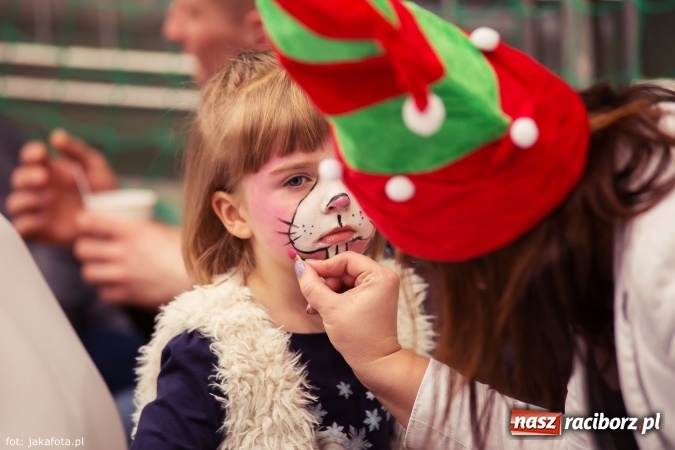 Zdjęcie w galerii na portalu naszraciborz.pl: Spotkanie z Mikołajem w Arenie Rafako wiadomości z regionu