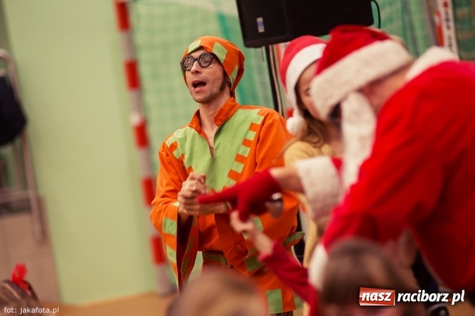Zdjęcie w galerii na portalu naszraciborz.pl: Spotkanie z Mikołajem w Arenie Rafako wiadomości z regionu