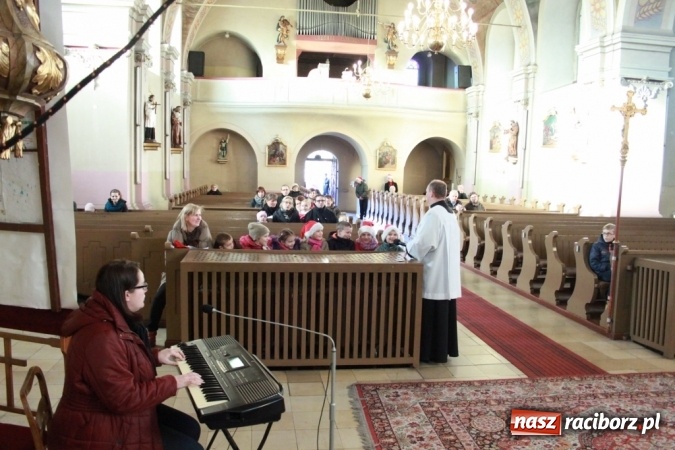 Zdjęcie w galerii na portalu naszraciborz.pl: Św. Mikołaj w farskich ogrodach wiadomości z regionu