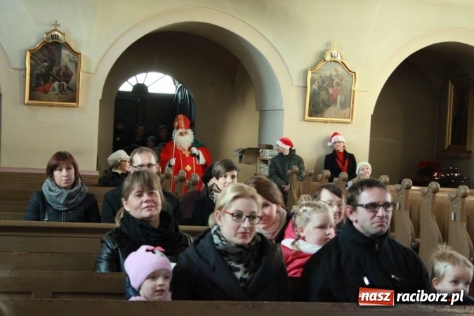 Zdjęcie w galerii na portalu naszraciborz.pl: Św. Mikołaj w farskich ogrodach wiadomości z regionu