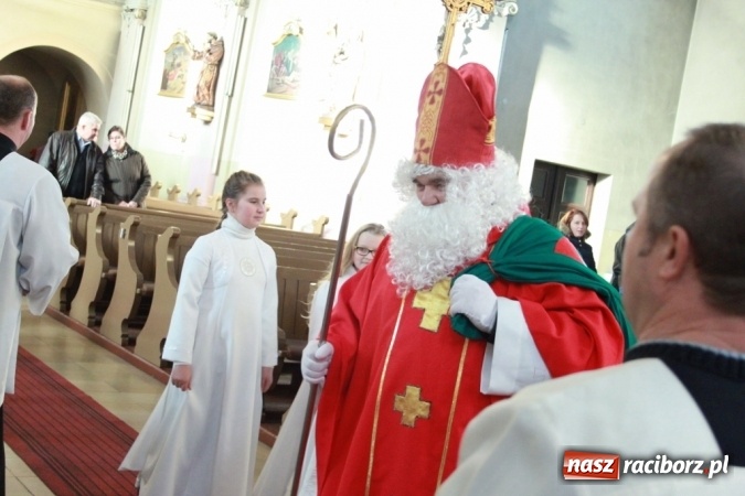 Zdjęcie w galerii na portalu naszraciborz.pl: Św. Mikołaj w farskich ogrodach wiadomości z regionu