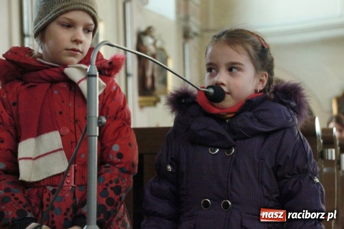 Zdjęcie w galerii na portalu naszraciborz.pl: Św. Mikołaj w farskich ogrodach wiadomości z regionu