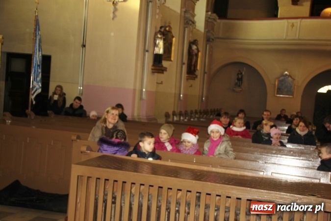 Zdjęcie w galerii na portalu naszraciborz.pl: Św. Mikołaj w farskich ogrodach wiadomości z regionu