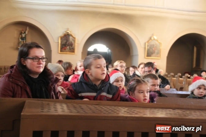 Zdjęcie w galerii na portalu naszraciborz.pl: Św. Mikołaj w farskich ogrodach wiadomości z regionu