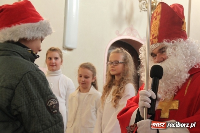 Zdjęcie w galerii na portalu naszraciborz.pl: Św. Mikołaj w farskich ogrodach wiadomości z regionu