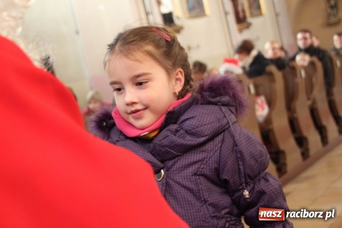 Zdjęcie w galerii na portalu naszraciborz.pl: Św. Mikołaj w farskich ogrodach wiadomości z regionu