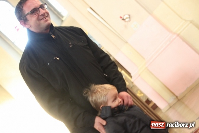 Zdjęcie w galerii na portalu naszraciborz.pl: Św. Mikołaj w farskich ogrodach wiadomości z regionu