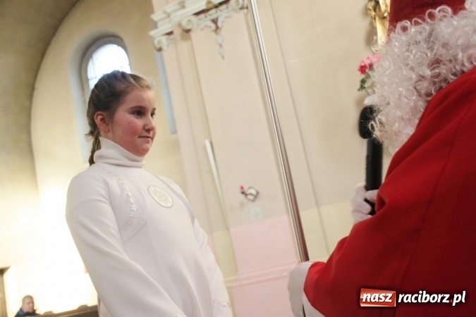 Zdjęcie w galerii na portalu naszraciborz.pl: Św. Mikołaj w farskich ogrodach wiadomości z regionu