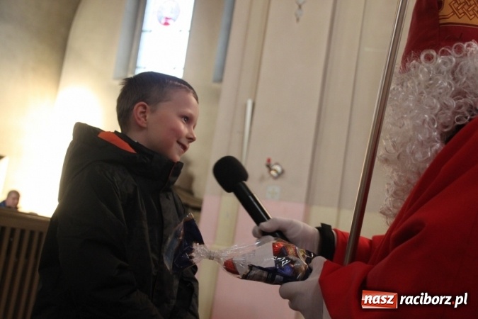 Zdjęcie w galerii na portalu naszraciborz.pl: Św. Mikołaj w farskich ogrodach wiadomości z regionu