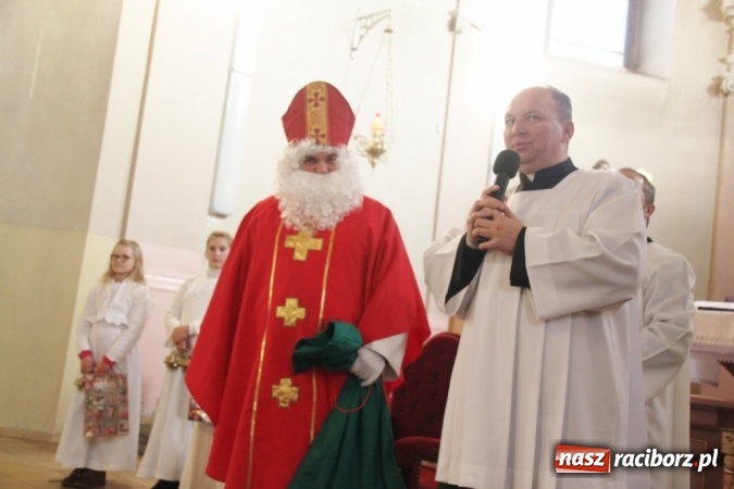 Zdjęcie w galerii na portalu naszraciborz.pl: Św. Mikołaj w farskich ogrodach wiadomości z regionu