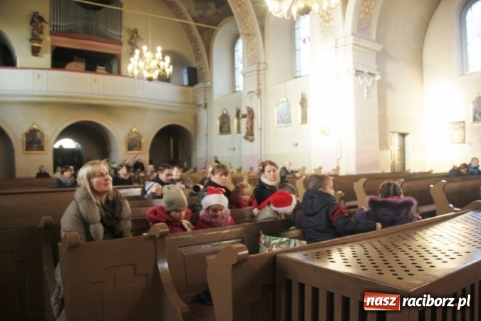 Zdjęcie w galerii na portalu naszraciborz.pl: Św. Mikołaj w farskich ogrodach wiadomości z regionu